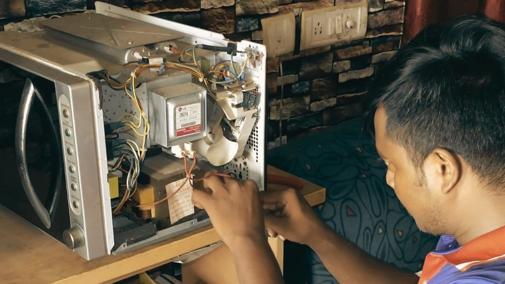 Imgi 146 Microwave Oven Repair Service In Kolkata 1024x576 1